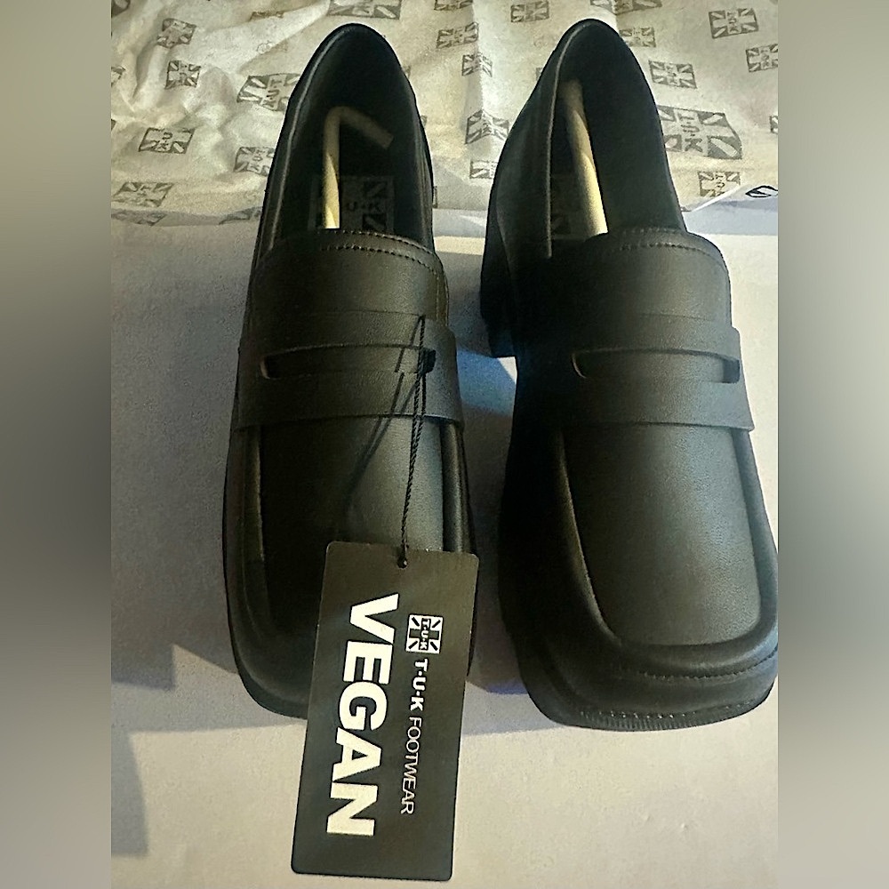 T.U.K. Black Vegan TUKskin Nosebleed Square Toe Loafers - Size 6 ❤️💋 - Picture 5 of 17